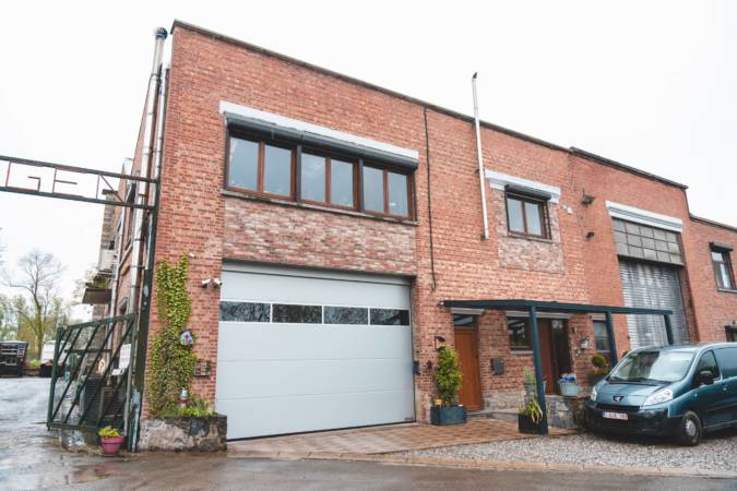 Photo d'une porte de garage sectionnelle